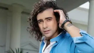 Singer Jubin Nautiyal meets with an accident; will undergo a surgery on his right arm  Thumbnail