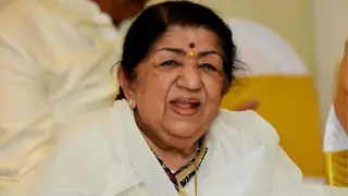 Late singer Lata Mangeshkar gets featured on Rolling Stone’s list of 200 Best Singers of All Time Thumbnail