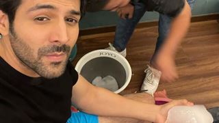 Kartik Aaryan says 'Ghootne Toot Gaye' after shooting a song for 'Shehzada,' takes ice therapy