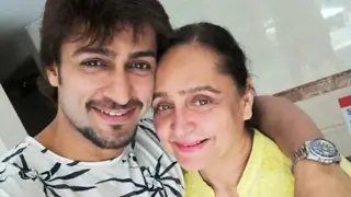 Shalin Bhanot's mother enters with Kadha Prasad for the housemates  Thumbnail