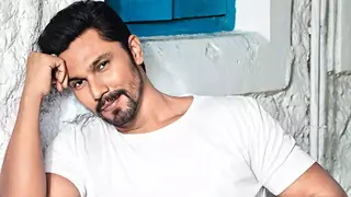 Randeep Hooda gets severely injured; passed out while horseback riding Thumbnail
