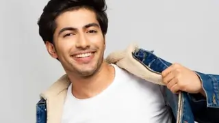 Akshay Kharodia aka Dev to quit 'Pandya Store' Thumbnail