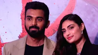 KL Rahul & Athiya Shetty's wedding will have the 'no phone rule': Reports Thumbnail