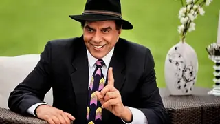 Dharmendra joins Shahid Kapoor-Kriti Sanon's untitled rom-com: Report Thumbnail