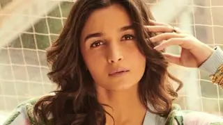 Alia Bhatt says 'No.1 priority is my daughter' & will slow down in career after Raha's birth Thumbnail