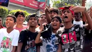 After putting hoardings in Mumbai, MC Stan's fans cheer for him by rapping his songs