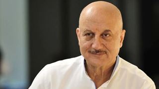 Anupam Kher pledges an amount as charity at the Global Kashmiri Pandit Conclave