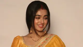 Consent is very important while playing Holi: Neeharika Roy of 'Pyaar Ka Pehla Naam Radha Mohan' Thumbnail