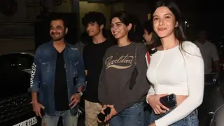 Shanaya, Khushi & others from the Kapoor family step out together to watch Tu Jhoothi Main Makkaar - Pics Thumbnail