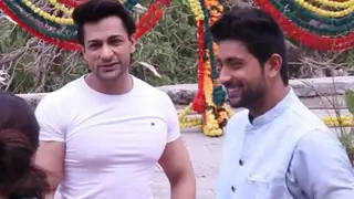 Shalin Bhanot meets Fahmaan Khan on the sets of 'Dharampatni' Thumbnail