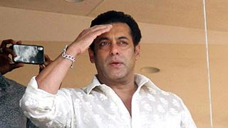 Police forbid fans from gathering at Salman Khan's Galaxy post death threat from Lawrence Bishnoi 