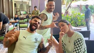 Anushka Sharma strikes a goofy pose with Virat Kohli & Faf du Plessis, calls their band 'Fresh Lime Soda'