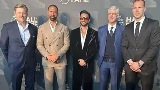Ranveer Singh strikes a pose with the 'Legends of Football' and Hollywood actor Idris Elba - Pics Thumbnail