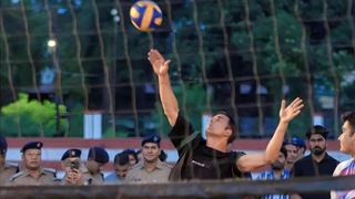 Akshay Kumar joins Uttarakhand Police for a spirited game session of volleyball; pictures go viral 