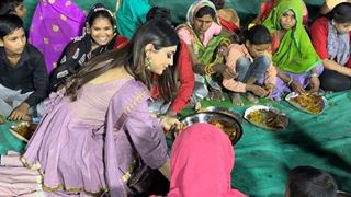 Akanksha Puri's serves food to 10000 people, says "I have lot of gratitude that God made me capable