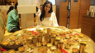 Neha Solanki Aka Titli, From StarPlus Show Titli Hails From Nainital, Relishes Different Types Of Gujarat dish Thumbnail