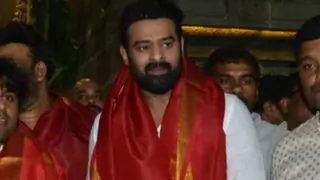 'Adipurush' star Prabhas graces Tirupati with his presence; creates a frenzy - Check Out! Thumbnail