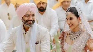 Sonnalli Seygall & Ashesh L Sajnani seal their forever in a dreamy wedding; first pictures out thumbnail