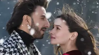 'Tum Kya Mile' transcends you into the world of Yash Chopra with Ranveer and Alia's sizzling chemistry Thumbnail