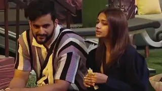 Abhishek Malhan appreciates Jiya Shankar after surviving the torture task; says "deserves the captaincy'' Thumbnail
