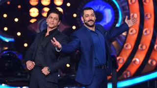 Shah Rukh Khan gives a heartfelt reply to Salman Khan for 'Jawan' Prevue; reveals he showing him first Thumbnail