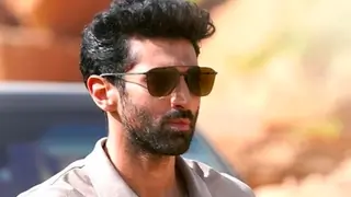 "I think what really resonates is to be complimented for the person you are" - Aditya Roy Kapur Thumbnail