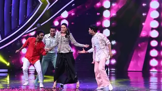 "India's Best Dancer 3 Contestants Set the Stage Ablaze with  Gorgeous diva Karishma Kapoor  Thumbnail