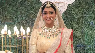 Did you know Aishwarya Khare wore a 20-kg lehenga for a recent wedding sequence in Bhagya Lakshmi? Thumbnail
