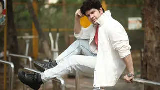 Here's Aditya Deshmukh advice to aspiring actors Thumbnail