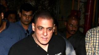 Salman Khan's bald look steals the spotlight; Is it a glimpse of his next film?