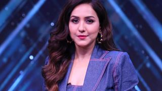 Neeti Mohan helps Amritsar’s Aakarshit Wadhwan tide over his fear of cameras, sharing her own experience