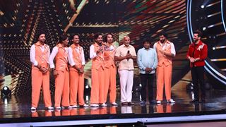 Shilpa Shetty Kundra is moved to tears as Awaara Crew bonds with their Fathers on India's Got Talent thumbnail