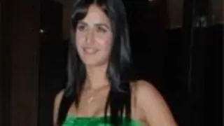 I am single, says Katrina Kaif Thumbnail