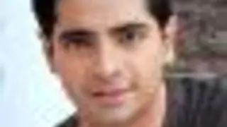 Karan Mehra juggles between theatre and daily soap.. Thumbnail