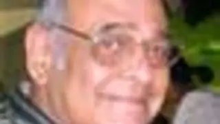 Achyut Potdar in Mrs. Tendulkar Thumbnail