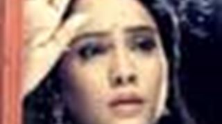 Aasiya Kazi faints on the sets...
