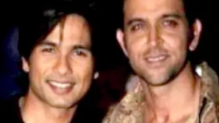 Hrithik and Shahid shake a leg! Thumbnail