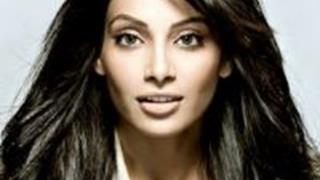 Paris is a total party girl: Bipasha (Movie Snippets) Thumbnail