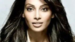 Paris is a total party girl: Bipasha (Movie Snippets) Thumbnail