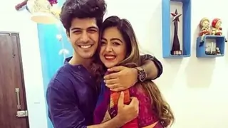 Sheezan Khan congratulates sister Shafaq Naaz on patch-up with beau Zeeshan Thumbnail