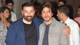 Shah Rukh Khan & Sunny Deol bury all the differences; share a hug & pose together at 'Gadar 2' success bash