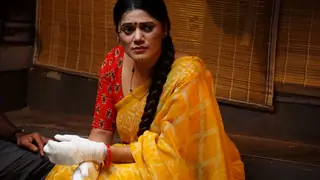 “Performing scenes with both my hands wrapped in bandages was extremely challenging”- says Karuna Pandey  Thumbnail