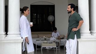 Kareena Kapoor & Saif Ali Khan's coffee chat with Taimur photobombing at Pataudi Palace cannot be missed