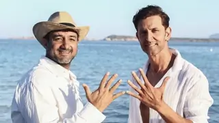 Hrithik Roshan & Siddharth Anand mark 10 years of collaboration with pic from 'Fighter' shoot Thumbnail