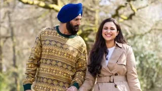 'Mission Raniganj' song 'Keemti': Akshay Kumar and Parineeti Chopra celebrate old-school love in high spirits thumbnail