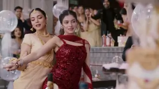 Divya Khosla Kumar stuns in 'Suit Patiala' as 'Yaariyan 2' drops foot-tapping number  Thumbnail