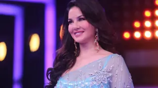 I know I can never do it the way Madhuri ma’am has done it: Sunny Leone on Mera Piya Ghar Aaya 2.0  Thumbnail