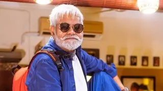 "Screening this film in one of my favorite place in Varanasi will be surreal for me" - Sanjay Mishra on 'Vadh' Thumbnail