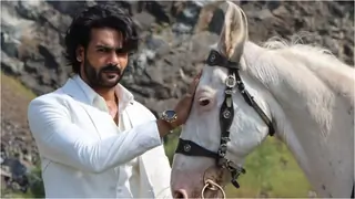 Vishal Aditya Singh has found a new friend on the sets of ‘Chand Jalne Laga’ and it’s a horse! Thumbnail