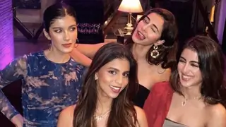 Ananya Panday gets showered with love from BFF's Suhana, Shanaya & Navya on her 25th birthday Thumbnail
